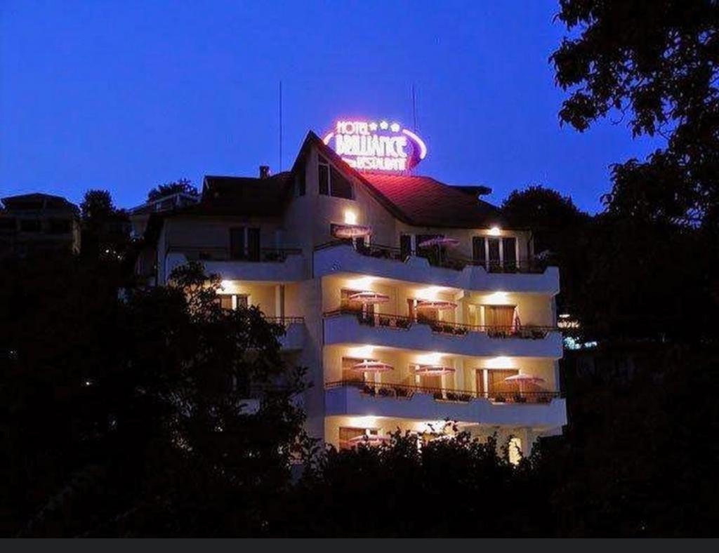 Brilliance Hotel Varna Exterior foto